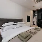 Stunning In With Sauna بولا
