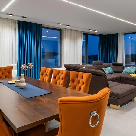 In With Sauna * Pula