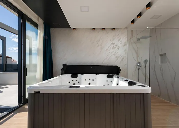 In With Sauna *