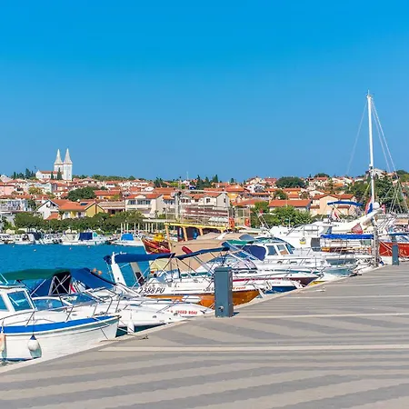 Vikendica In With Sauna Pula