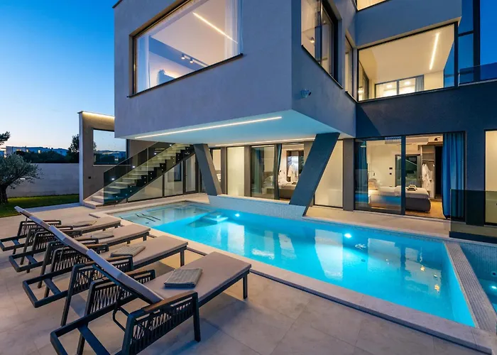 Vikendica In With Sauna Pula