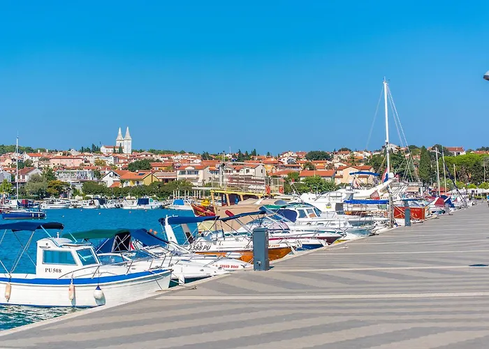 Vikendica In With Sauna Pula