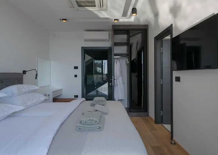 Vikendica In With Sauna Pula