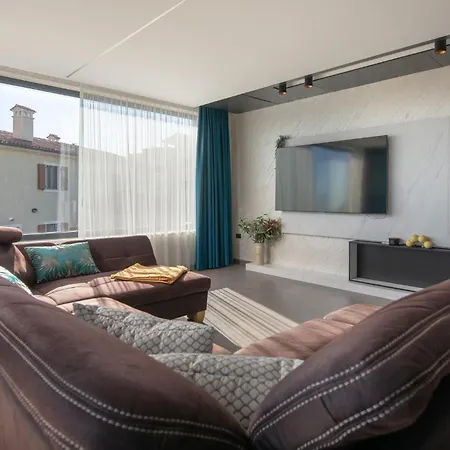 Stunning In With Sauna Semesterbostad Pula